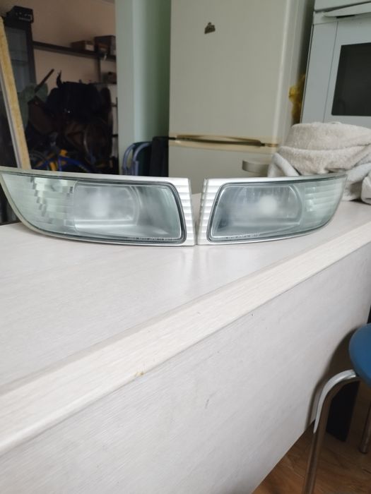 Продам противотуманки на Лексус 470. Оригинальные противотуманки.