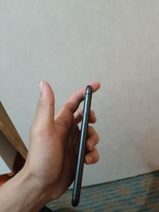 iphone 11 (128-гб) (76-емкост)