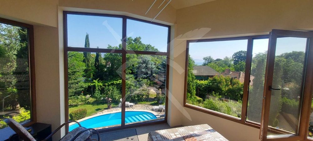 Продава се Къща в Варна, Аспарухово - 310 кв.м за 1420 €/кв.м - Снимка #2