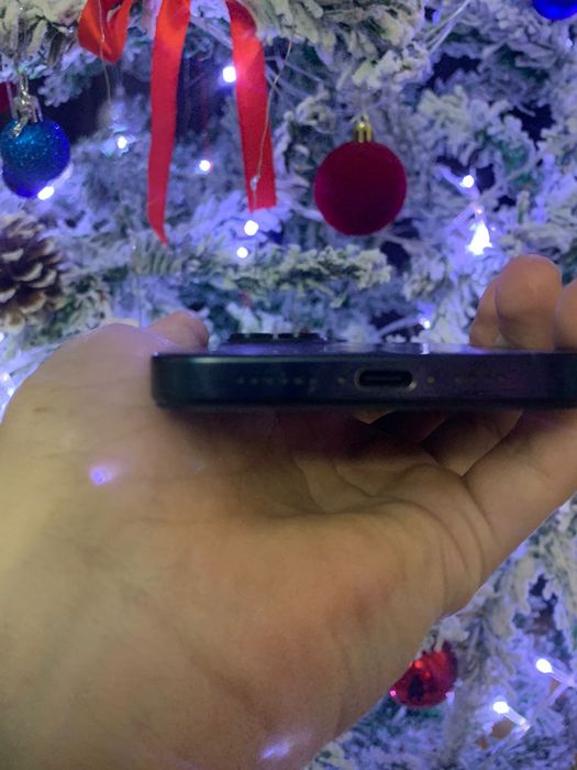 Продам айфон 15 про мах