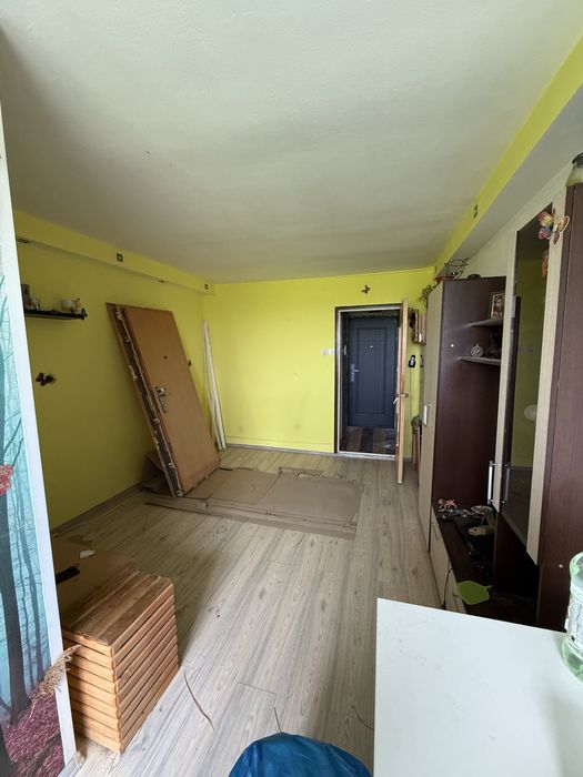 Apartament cu o camera + boxa, 23mp, etaj intermediar, 35.000 eur