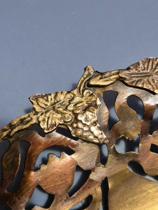 Platou ornamental din alama manufacturat in Egipt peste 50 ani vechime