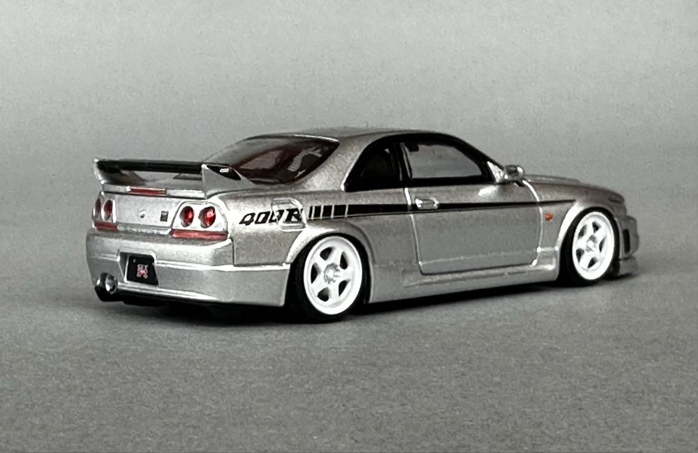 Macheta 1:64 Nissan R33 Nismo GTR ( nu tarmac hot wheels )