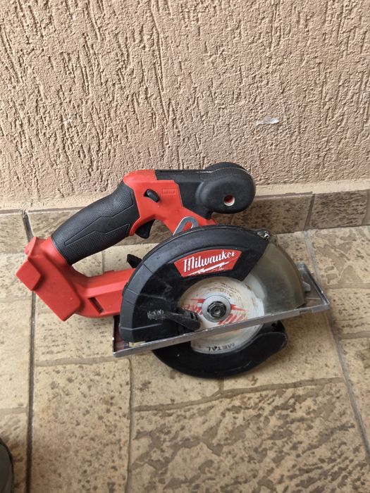 Corp circular pentru debitat metal Milwaukee M18 FMCS