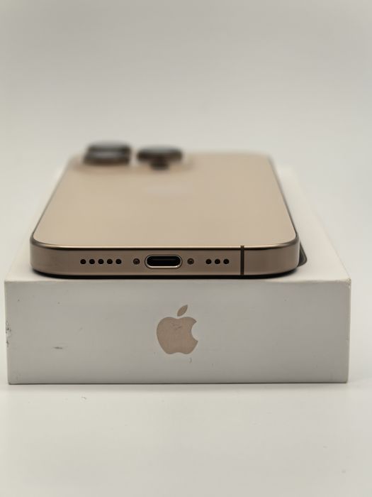 Като Нов! iPhone 16 Pro 128 Gb Desert Titanium