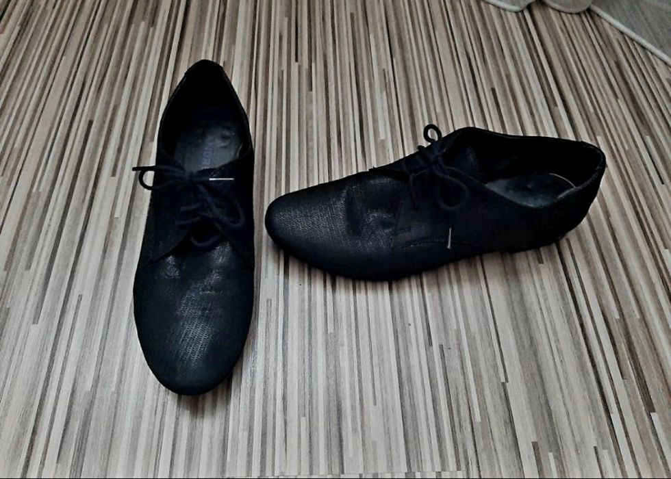 Pantofi piele Andre mărime 37.