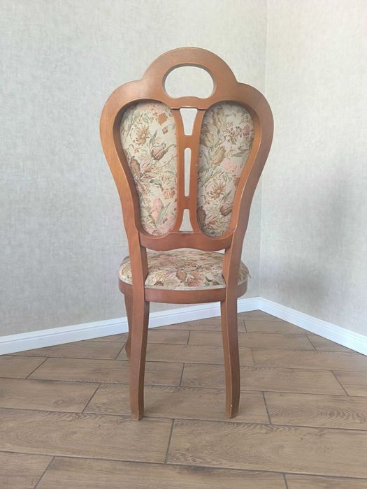 Продам стулья деревянные бу