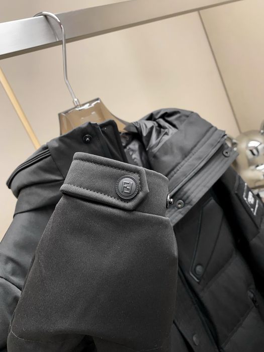 Geaca Fendi , calitate premium , pe comanda , noua , XL