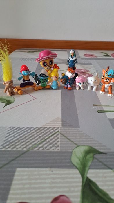 Figurine și jucării Disney.