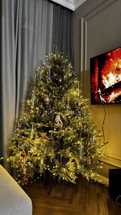 Елка с гирляндой