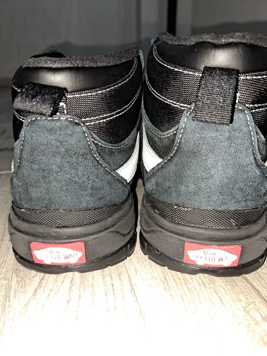 Зимни кецове Vans