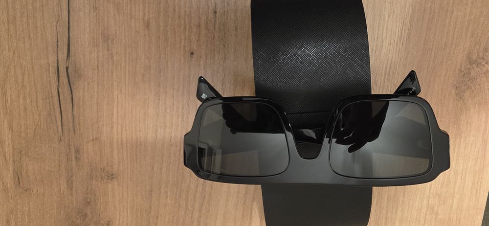 Слънчеви очила Prada