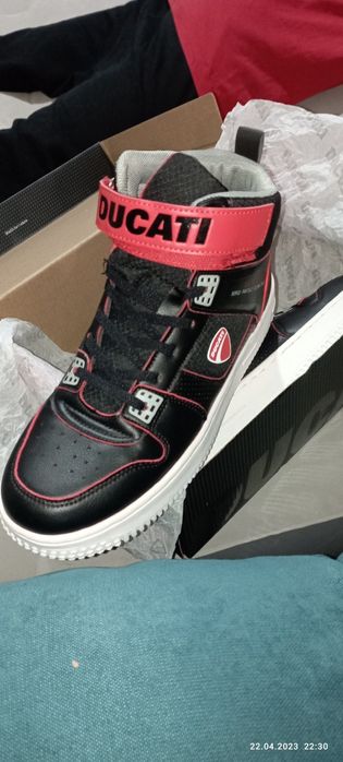 adidași băieți Ducati