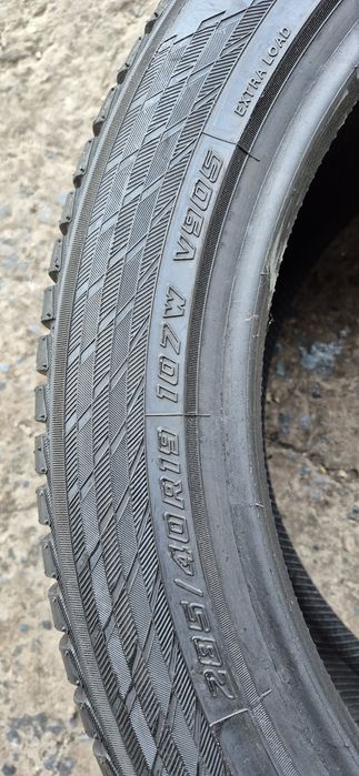 2 anvelope iarna Yokohama 285/40/19,dot 2022.Pretul este pe bucata