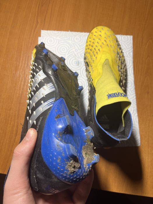 Ghete fotbal adidas predator FG marimea 38