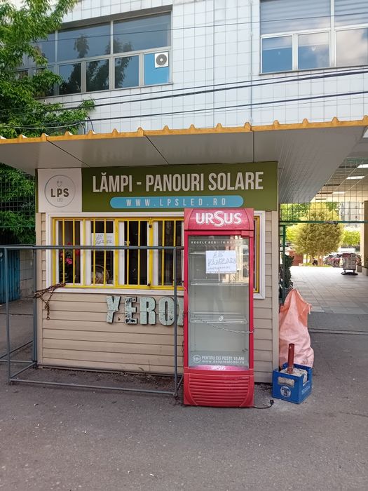 Vând spațiu comercial