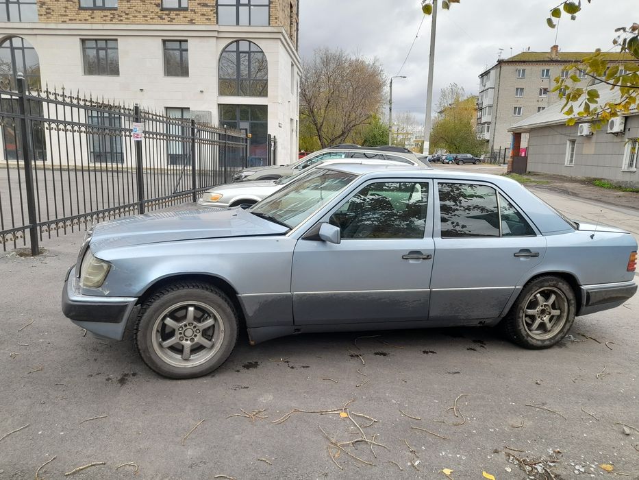 Продам мерседес 124