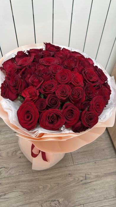 Красные розы 51шт