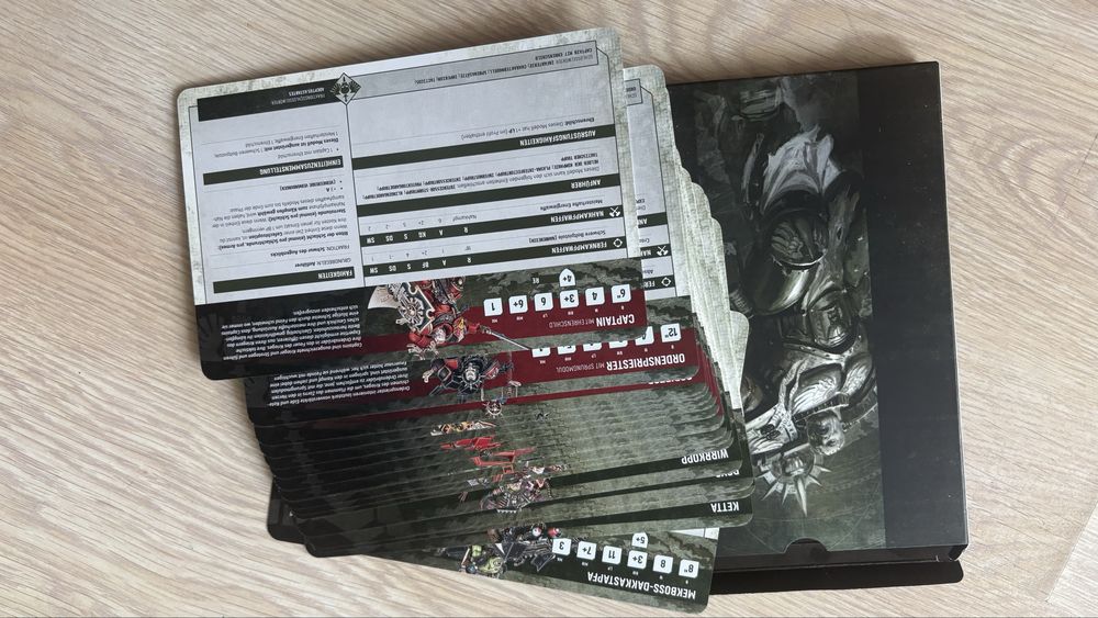 German language Warhammer Armageddon Decks, character cards rules