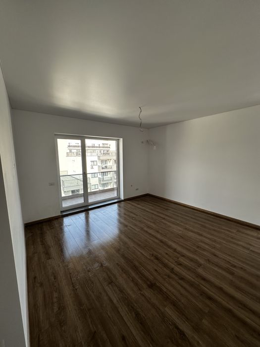 Pachet Studio + loc de parcare + boxa