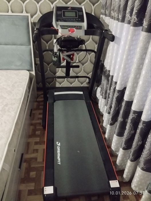 Продам Беговую дорожку почти новую отличное состояние,документы есть