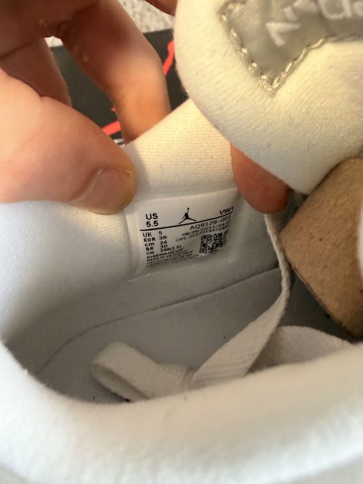 Jordan 4 Frozen Moments