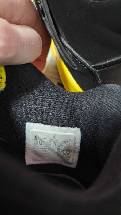 Детски обувки Nike Jordan 4 Yellow Thunder, 37ми номер