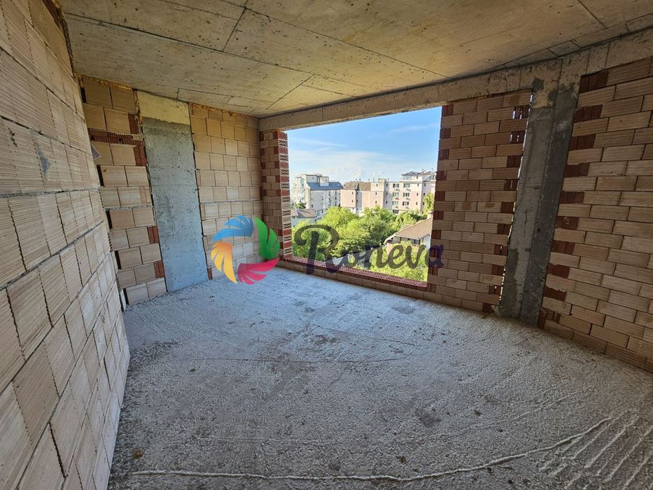 3-стаен във Варна, м-т Ален Мак площ 151кв.м. цена 246000евро