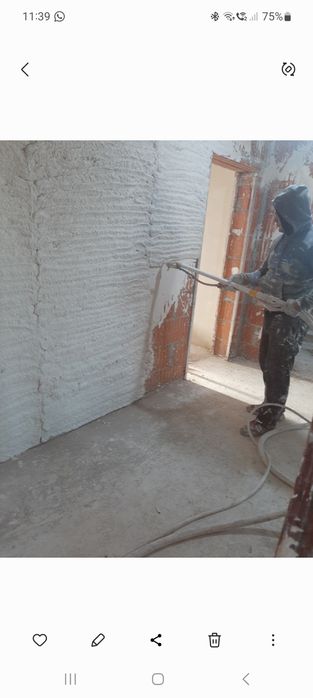 Tencuiala mecanizata