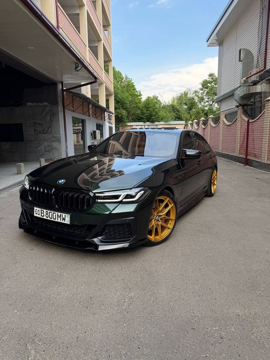 Продаю своя машину бмв г30 530i 2021 год