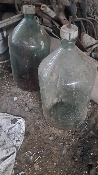 Стеклянный бутыль