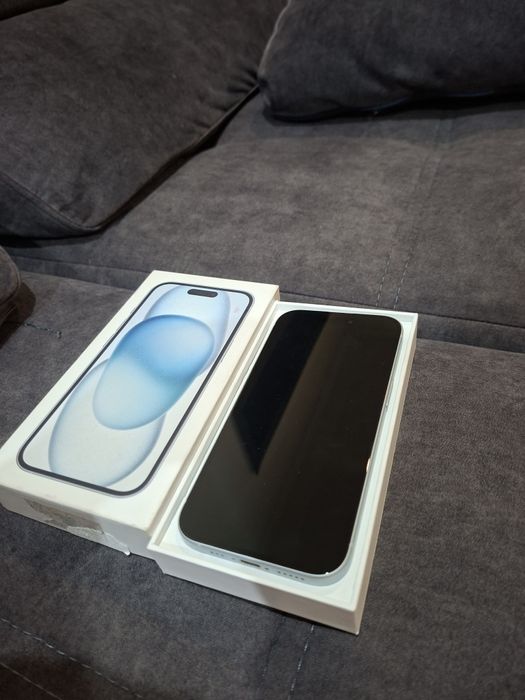 Продам Айфон 15 128