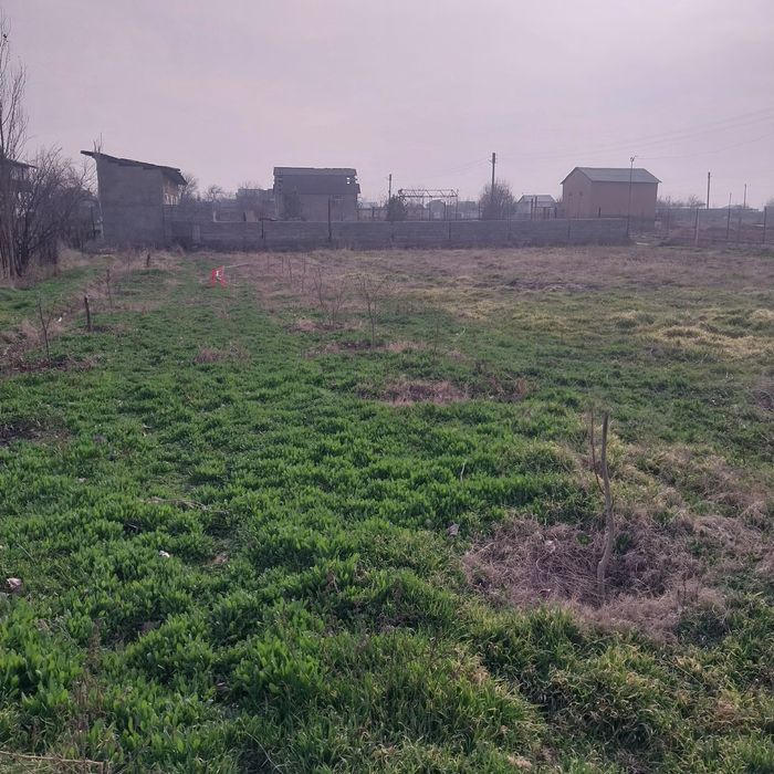 Продаётся дачный участок .