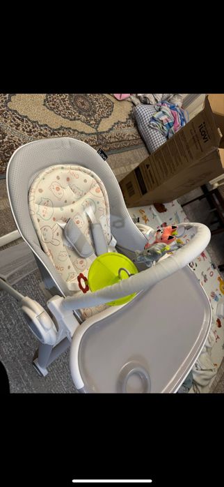 Стульчик для кормления и шезлонг