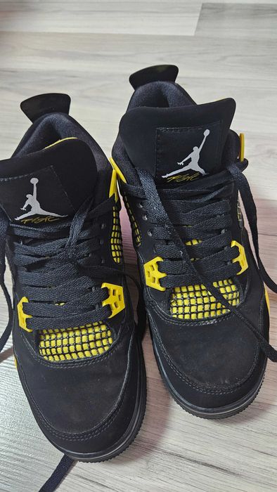 Детски обувки Nike Jordan 4 Yellow Thunder, 37ми номер