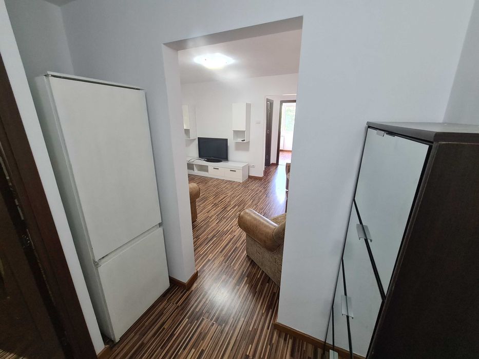 Închiriez apartament 2 camere - Municipiul Roman, Zona Anton Pann