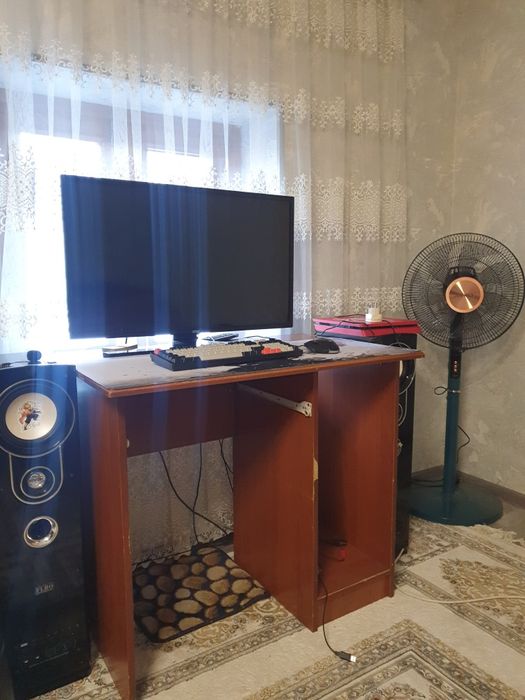 Продаётся компьютерный стол