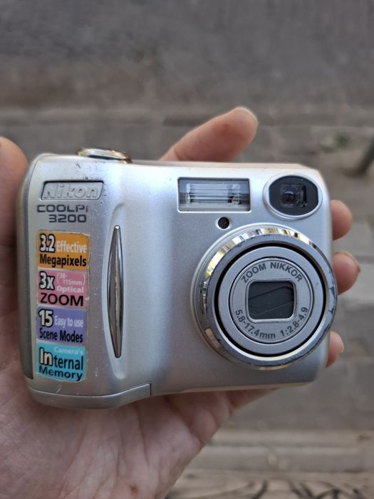 Компактен дигитален фотоапарат NIKON COOLPIX 3200