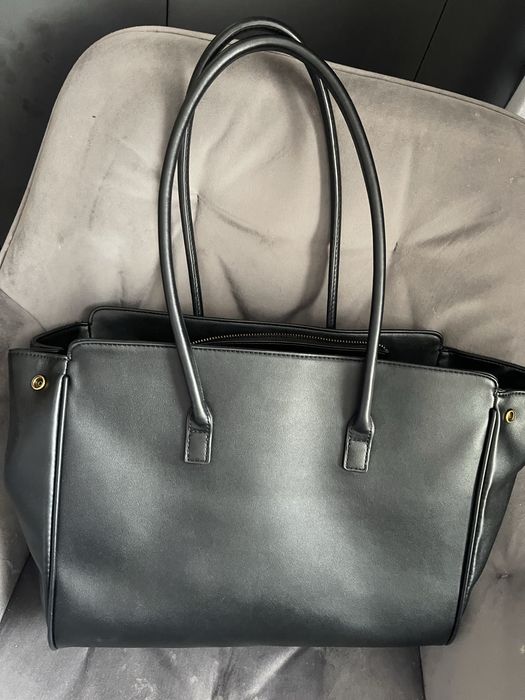 Дамска чанта по модел bel air на световната марка Balenciaga