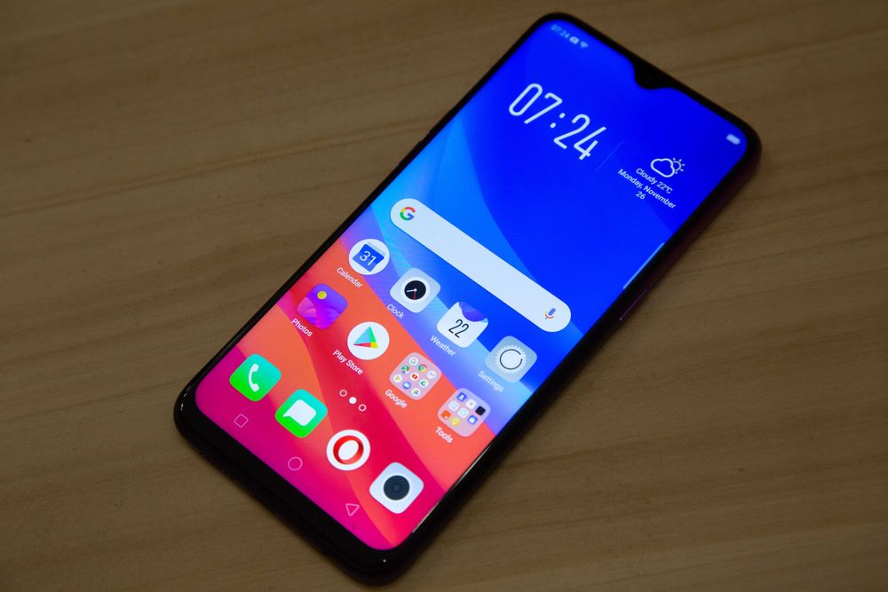 Oppo f9 pro. Oppo f9 отзывы. Purple smartphones. Oppo зеленый телефон. Motorola edge+ wallpaper.