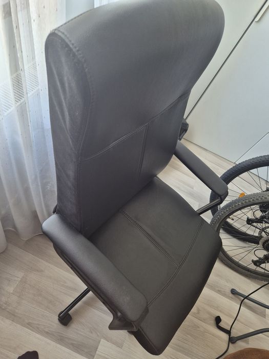 Vând SCAUN birou 200 lei