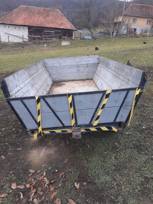 Vind remorca tractor