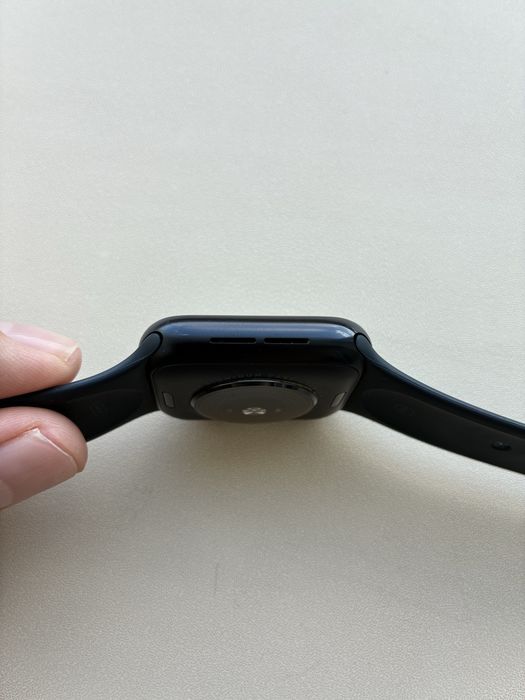 Apple Watch SE 2, 40mm + 3 ремешка