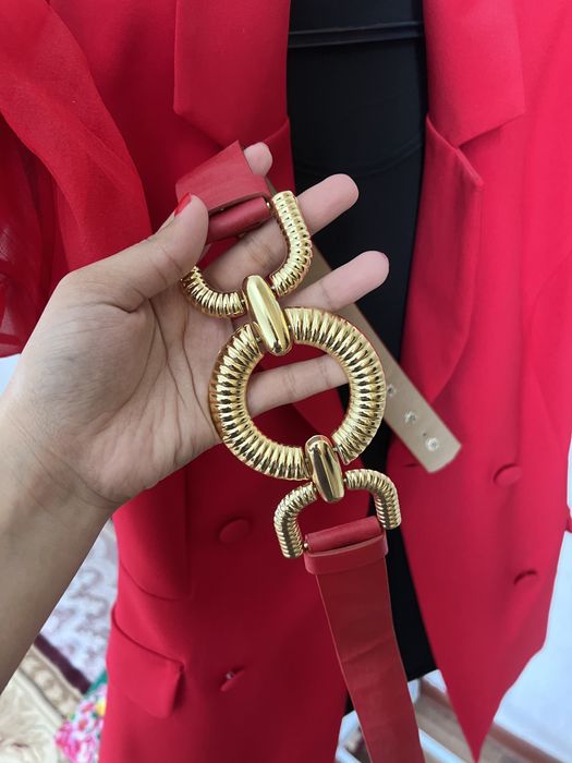 Женский кастюм сатылады