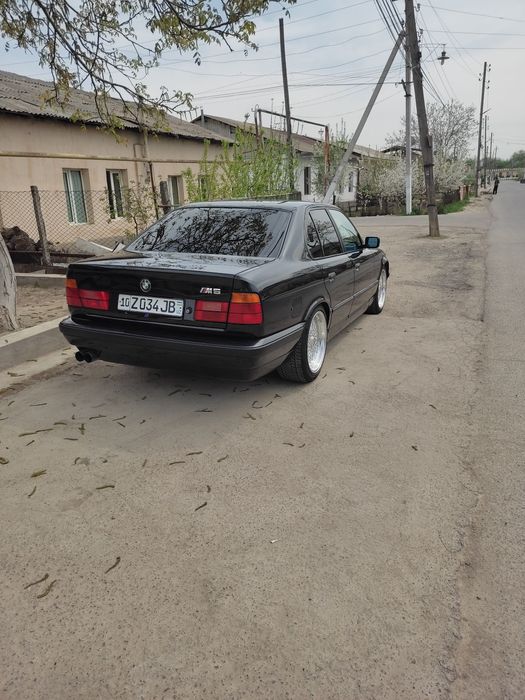 BMW E34 1992 yil M54 b30