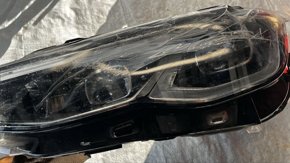 2 броя Фар VW Golf 8 ляв