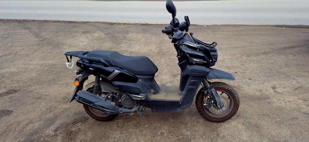 Продам скутер Tank 10