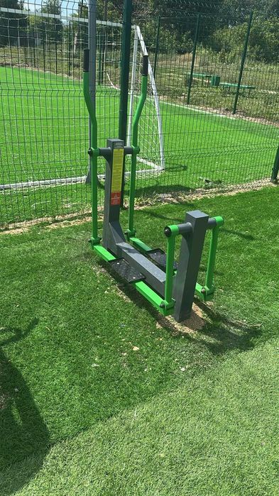 Уличные тренажеры +на площадках