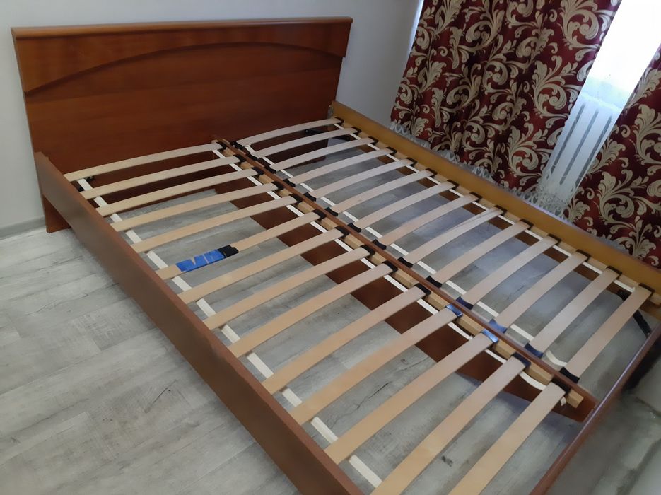 Кровать двуспальная