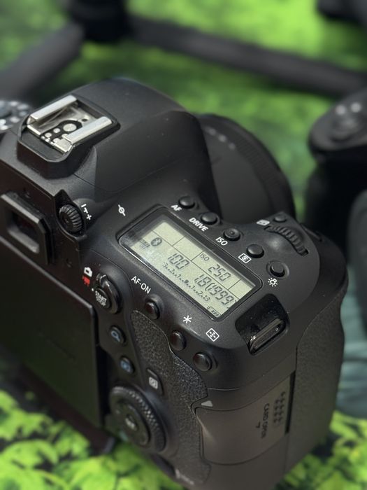 Камера Canon 6D Mark 2